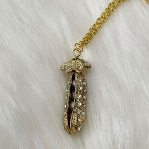 Gold Pendant Necklace